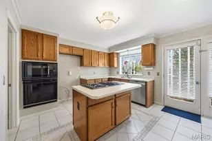 1823 York Ridge Ct, Chesterfield, MO 63017 - Photo 5