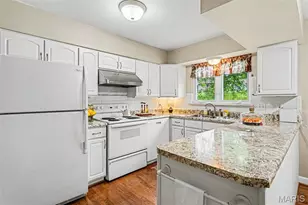 10179 Buffton Dr, Saint Louis, MO 63123 - Photo 9