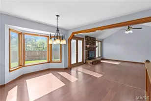 4 Scarsdale Manor Ct, Saint Charles, MO 63303 - Photo 9