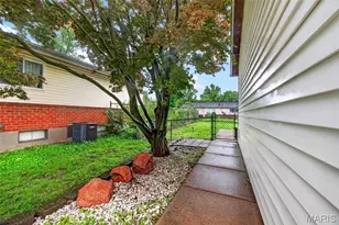 2150 Canterbury Dr, Florissant, MO 63033 - Photo 21