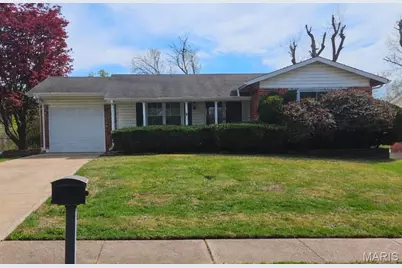 2150 Canterbury Drive, Florissant, MO 63033 - Photo 1