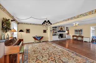 12949 Baalbek Dr, Sunset Hills, MO 63127 - Photo 9