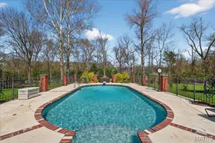 12949 Baalbek Dr, Sunset Hills, MO 63127 - Photo 43