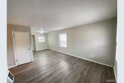 10300 Ross Circle, Saint Louis, MO 63137 - Photo 5