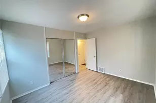 10300 Ross Cir, Saint Louis, MO 63137 - Photo 11