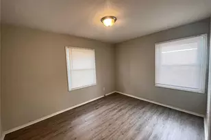 10300 Ross Cir, Saint Louis, MO 63137 - Photo 9