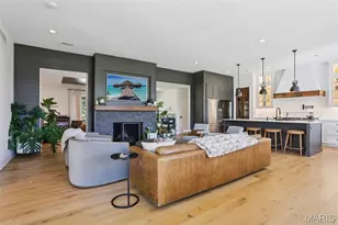 853 Elmtree Ln, Kirkwood, MO 63122 - Photo 11