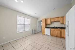 913 N First St, Shelbyville, MO 65565 - Photo 5