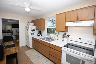 404 Colby St, Bourbon, MO 65441 - Photo 15