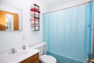 404 Colby St, Bourbon, MO 65441 - Photo 9