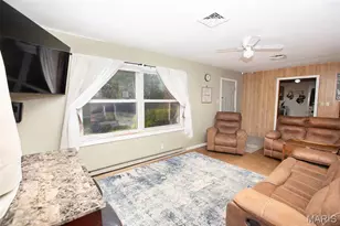 404 Colby St, Bourbon, MO 65441 - Photo 7