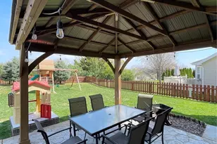 357 Magoffin Trails Ct, Saint Louis, MO 63129 - Photo 5