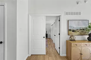 12902 Dorsett Rd, Maryland Heights, MO 63043 - Photo 11