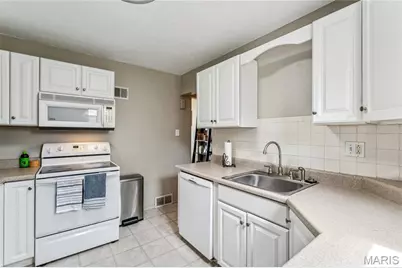 9304 Lenard Court, Affton, MO 63123 - Photo 7