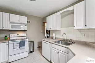 9304 Lenard Ct, Affton, MO 63123 - Photo 7