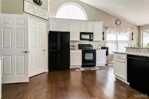 25 Aspen Ridge Ct, Saint Peters, MO 63376 - Photo 15