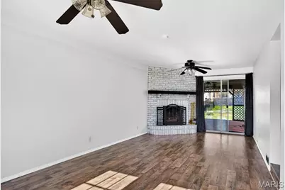 12030 Bennington Place, Maryland Heights, MO 63043 - Photo 21