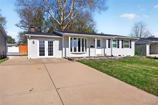 12030 Bennington Pl, Maryland Heights, MO 63043 - Photo 3