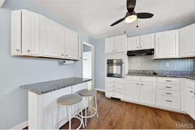 12030 Bennington Place, Maryland Heights, MO 63043 - Photo 15