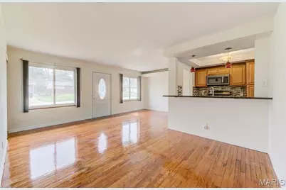 10127 Monarch Drive, Riverview, MO 63136 - Photo 3