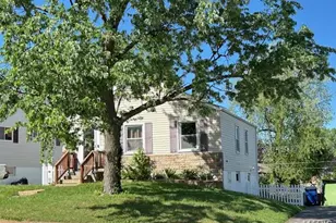 10243 St Katherine Ln, Saint Ann, MO 63074 - Photo 3