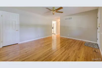 10801 Canter Way Drive, Unincorporated, MO 63114 - Photo 11