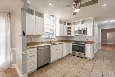 4851 Arevalo Drive, Saint Louis, MO 63128 - Photo 3