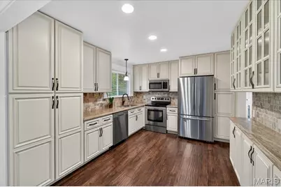 3201 Yorkchester Drive, Saint Louis, MO 63129 - Photo 13