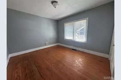 401 S Clark Avenue, Saint Louis, MO 63135 - Photo 9