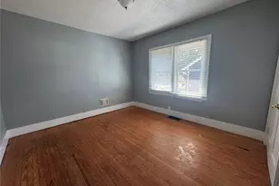 401 S Clark Ave, Saint Louis, MO 63135 - Photo 9