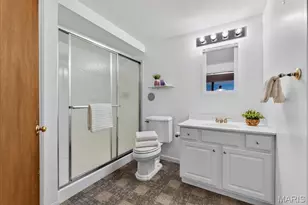 1 Seawood Ct, Saint Louis, MO 63146 - Photo 35