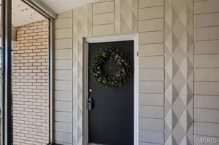 10469 Briarbend Dr, Creve Coeur, MO 63146 - Photo 3