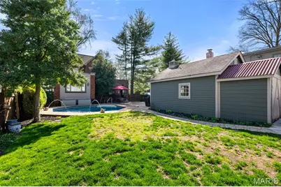 121 Parkland Avenue, Glendale, MO 63122 - Photo 13