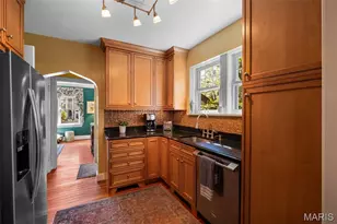 121 Parkland Ave, Glendale, MO 63122 - Photo 23