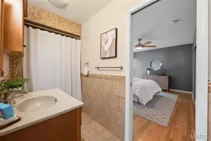 731 Carriage Ln, Hazelwood, MO 63042 - Photo 17