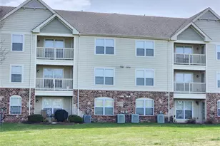 1713 Piedmont Cir, Saint Charles, MO 63304 - Photo 3