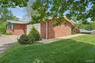 2417 Sunnybrook Dr, Saint Louis, MO 63114 - Photo 31