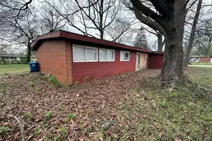 8428 Red Fir Dr, Berkeley, MO 63134 - Photo 3