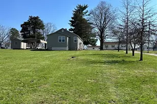 835 Chestnut St, Bourbon, MO 65441 - Photo 15