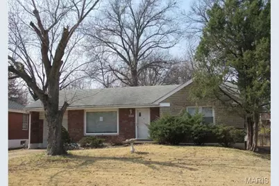 9241 Halbrook Drive, Bellefontaine Neighbors, MO 63137 - Photo 1