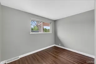 10412 Hallwood Dr, Saint Louis, MO 63136 - Photo 9