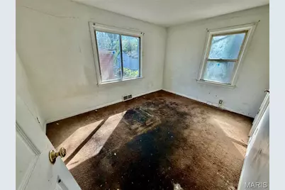 8870 Saint Cyr Drive, Saint Louis, MO 63136 - Photo 9