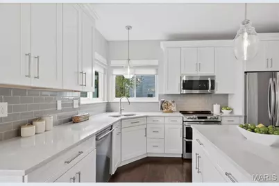 16917 Crystal Springs Drive, Chesterfield, MO 63005 - Photo 9