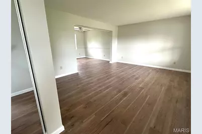 729 N Yosemite Court, Saint Peters, MO 63376 - Photo 9