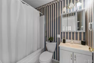 5730 Luffbury Cir, Oakville, MO 63129 - Photo 13