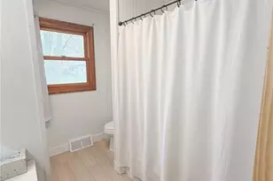 1020 W Taylor St, Bowling Green, MO 63334 - Photo 9