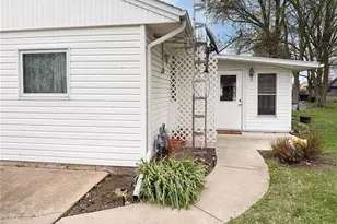 1020 W Taylor St, Bowling Green, MO 63334 - Photo 3