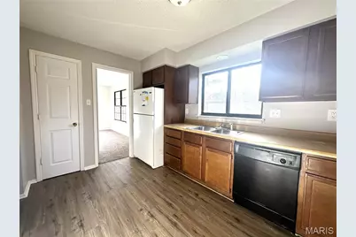 10063 Northgate Drive, Riverview, MO 63137 - Photo 9