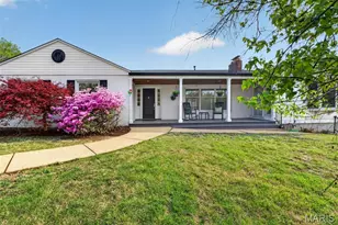 8 Price Ct, Olivette, MO 63132 - Photo 1