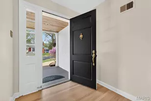 8 Price Ct, Olivette, MO 63132 - Photo 3